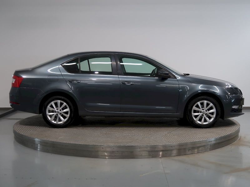 Škoda Octavia (2018) AMBITION 1.6TDI 85KW DSG - fotka 8 z 30