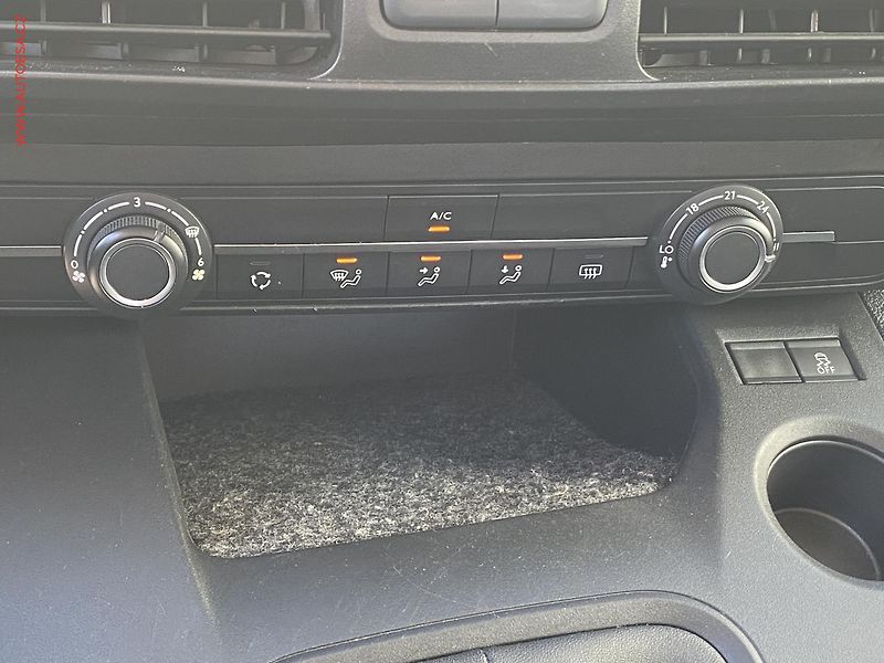 Opel Combo (2018) 1.5CDTi, ČR, 96kW, servis - fotka 14 z 19