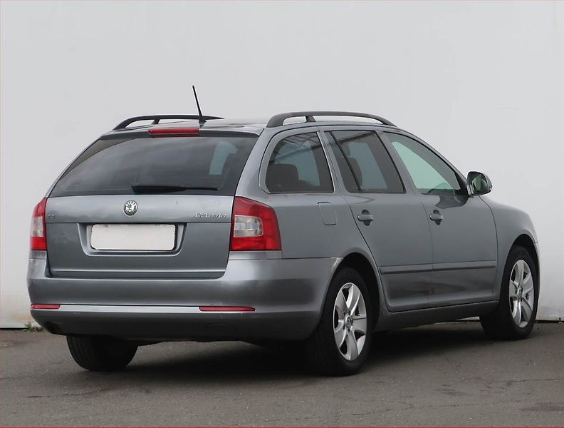 Škoda Octavia (2012) Ambition 1.6 TDI, Tempomat - fotka 5 z 19