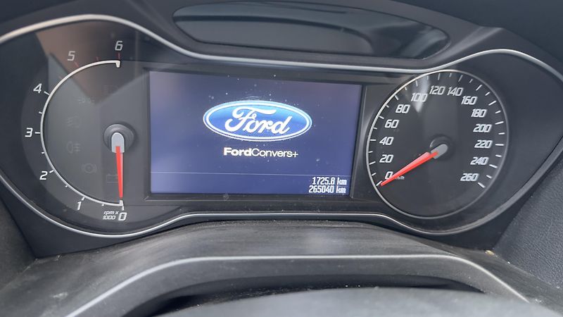 Ford Galaxy (2011) 7x míst  - fotka 6 z 8