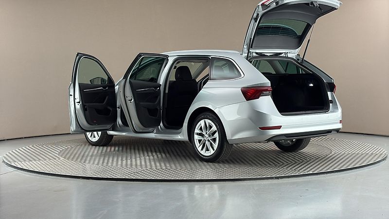 Škoda Octavia 2.0 TDI Style Combi - fotka 7 z 27