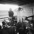 Gijs van Lennep v boxu při Grand Prix Holandska F1 v roce 1973. Foto Wikimedia Commons, Rob Mieremet, CC0