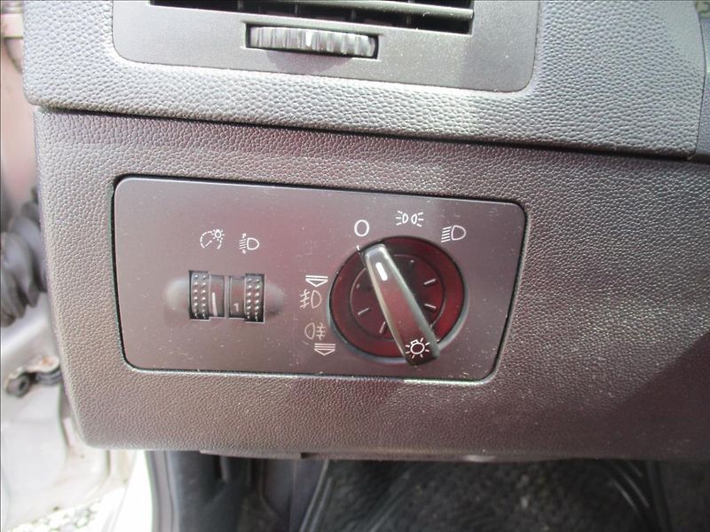Škoda Fabia 1,4 i 16v, eleg.,klima,servis, - fotka 21 z 33