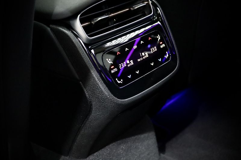 Mercedes-Benz EQS 450 4Matic AMG Line - fotka 19 z 36