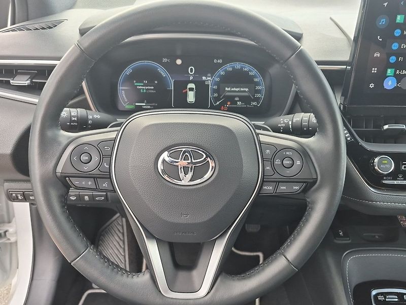 Toyota Corolla TS 2.0 HEV e-CVT Style - fotka 13 z 25