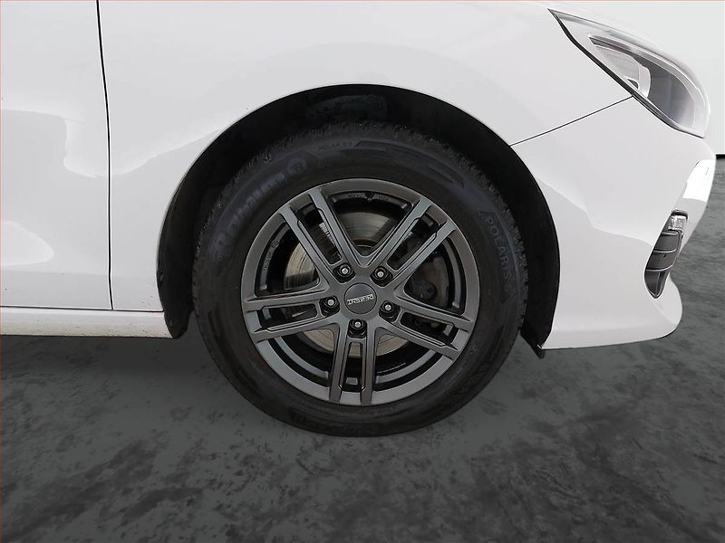 Hyundai i30 (2018) 1.4 T-GDI, Navi, Xenony - fotka 12 z 16