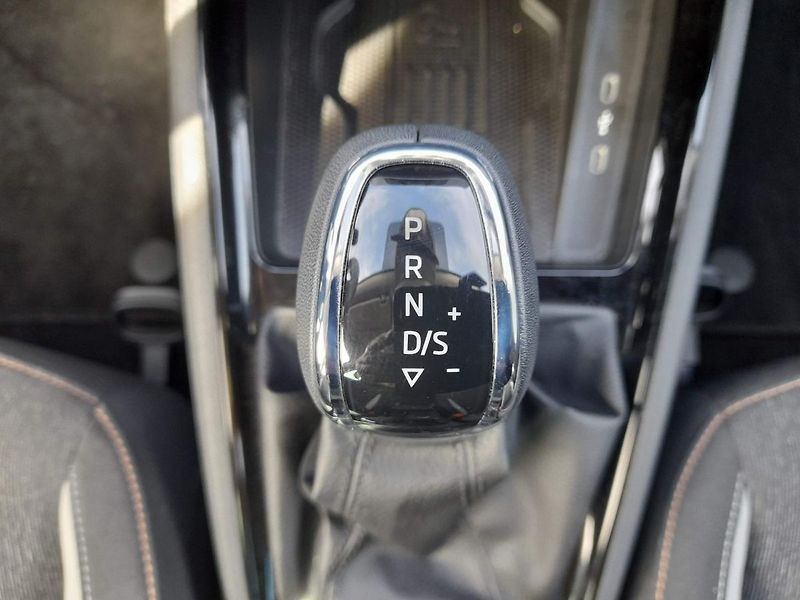 Škoda Kamiq Top Selection 1.0 TSI 85kW 7AP - fotka 16 z 20