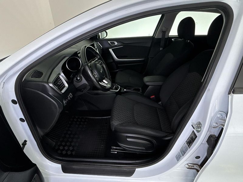 Kia Ceed Hatchback - fotka 7 z 29