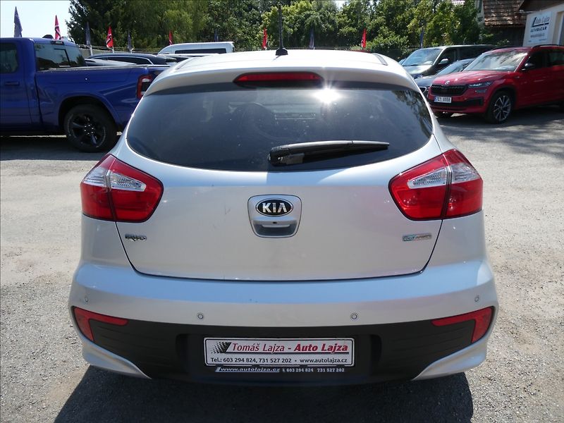 Kia Rio 1,2 i 62kW serviska, NAVI - fotka 8 z 44