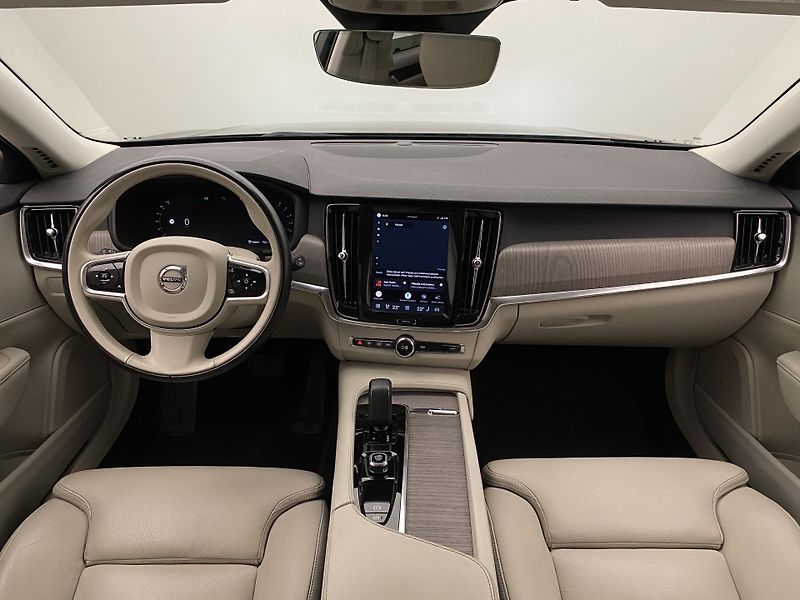 Volvo V90 CC B4 AWD CORE AUT CZ - fotka 2 z 52