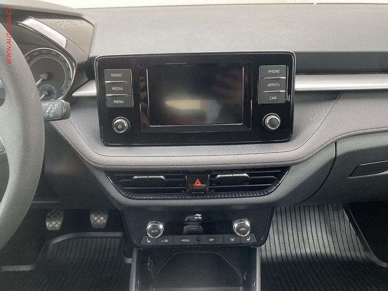 Škoda Fabia (2023) 1.0 MPi, ČR, Ambition, +kola - fotka 12 z 19