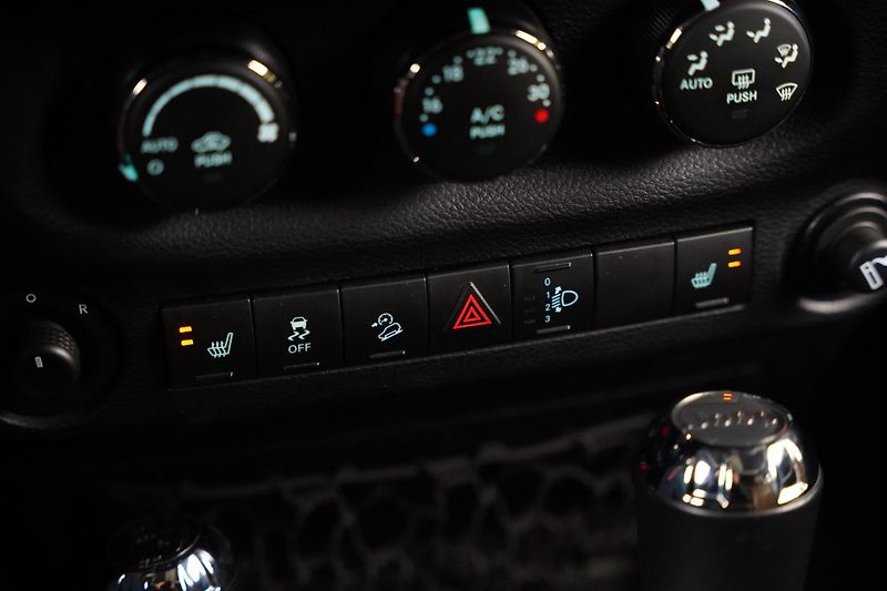 Jeep Wrangler - fotka 24 z 28