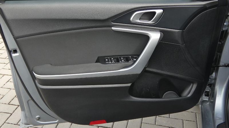Kia Ceed 1.5 T-GDI 118kW SPIN - fotka 8 z 22