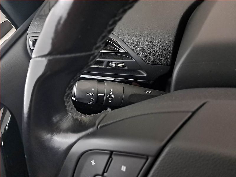 Citroën C4 Picasso (2017) 1.6 BlueHDi, 7 míst, Navi - fotka 20 z 23
