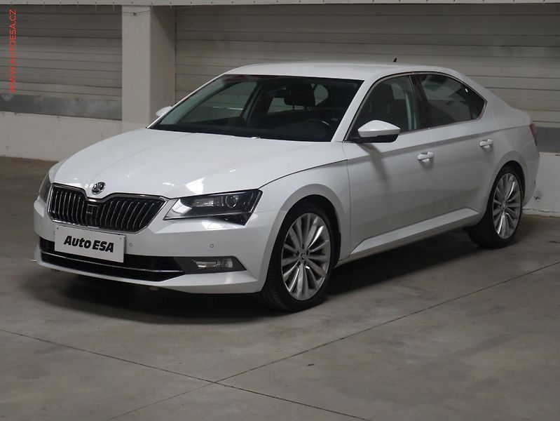 Škoda Superb (2016) 2.0 TSi 4x4, Style, DSG - fotka 3 z 22