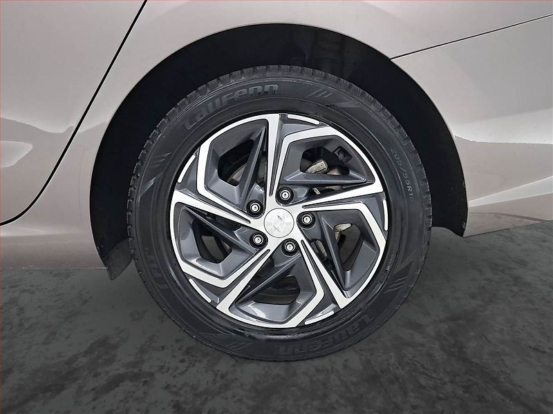 Hyundai i30 (2023) Smart 1.0 T-GDI - fotka 15 z 19