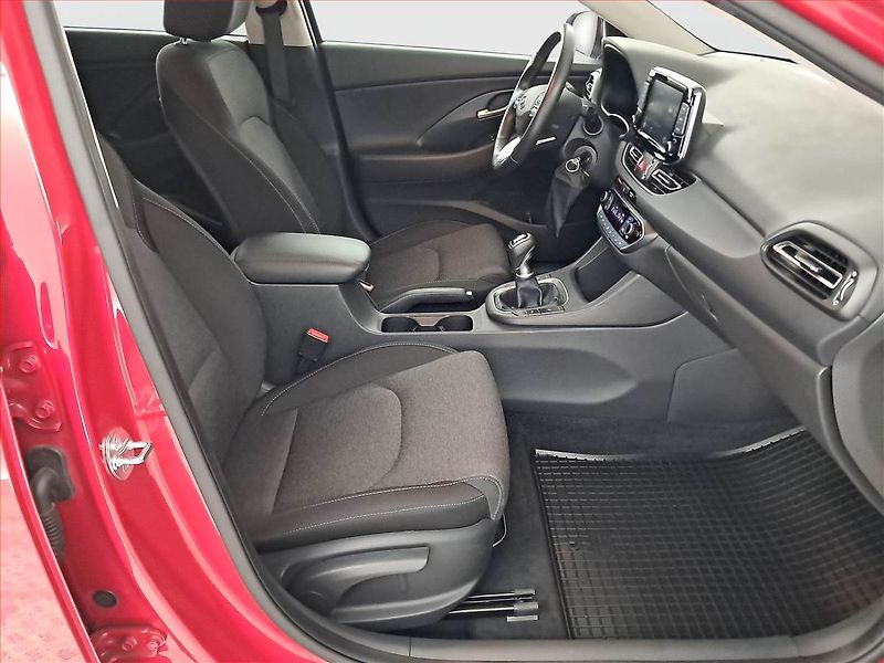 Hyundai i30 (2024) Smart 1.0 T-GDI, ČR,1.maj - fotka 9 z 18
