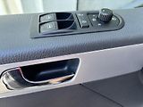 Volkswagen Multivan (2010) 2.0TDI, 132kW, High Line, 4X4 - náhled 17