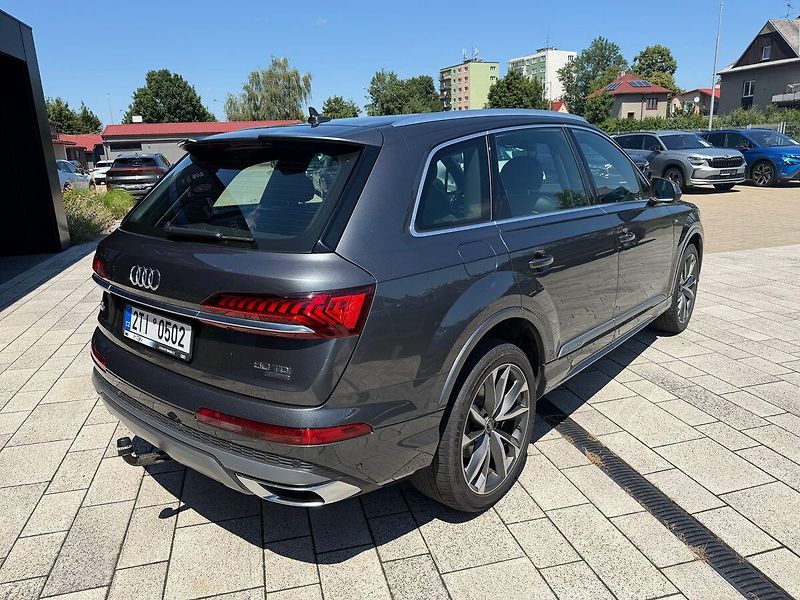 Audi Q7 S-line  210kW Tažné - fotka 2 z 26