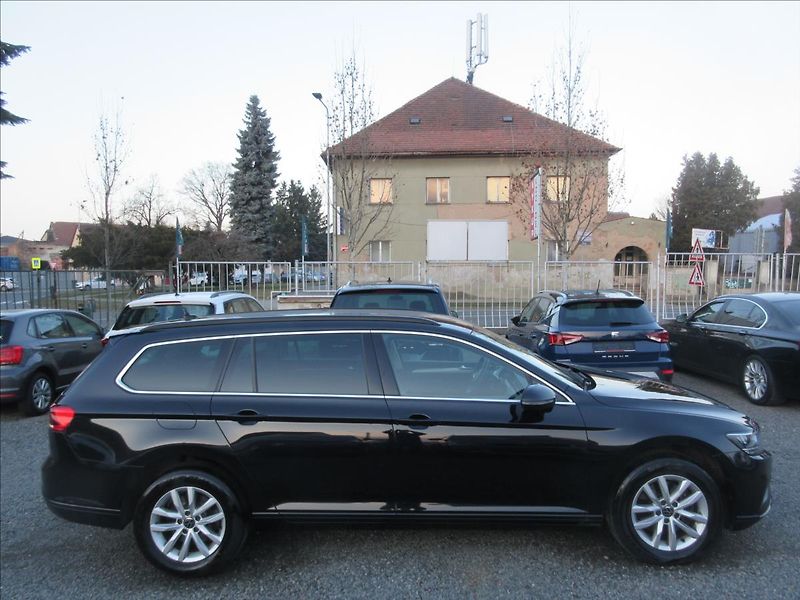 Volkswagen Passat 2,0 TDI DSG Elegance - fotka 4 z 18