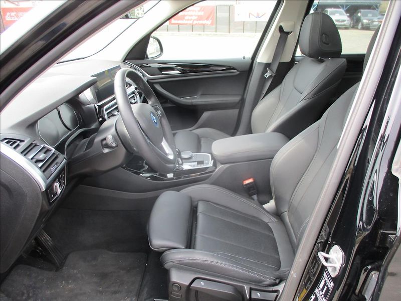 BMW X3 2,0 i xDrive 30e 215kw Hybrid - fotka 7 z 31