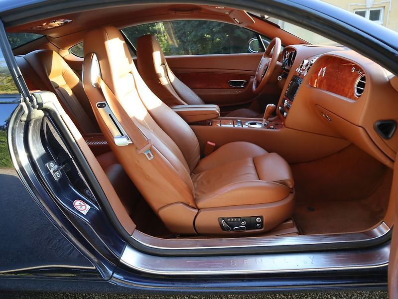 Bentley Continental GT (2004) - fotka 40 z 42