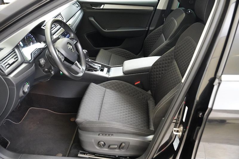 Škoda Superb - fotka 10 z 27