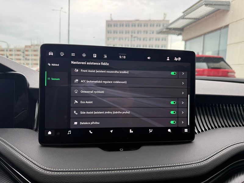Škoda Superb Sportline 2.0 TDI 110kw DSG Co - fotka 16 z 30