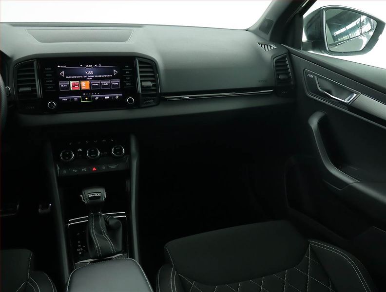 Škoda Karoq (2024) Sportline 1.5 TSI - fotka 8 z 17