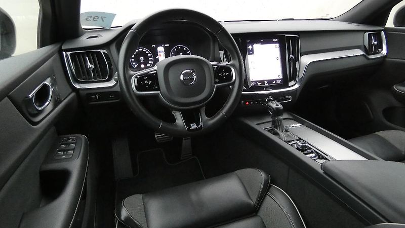 Volvo S60 T4 FWD R-Design - fotka 5 z 21