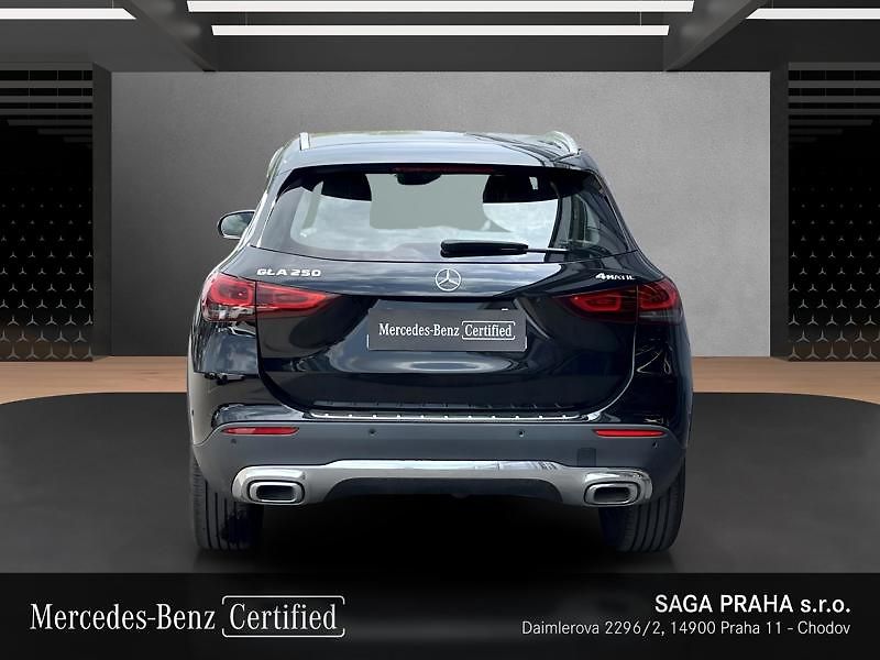 Mercedes-Benz GLA 250 4MATIC Urban Keyless LED - fotka 5 z 21