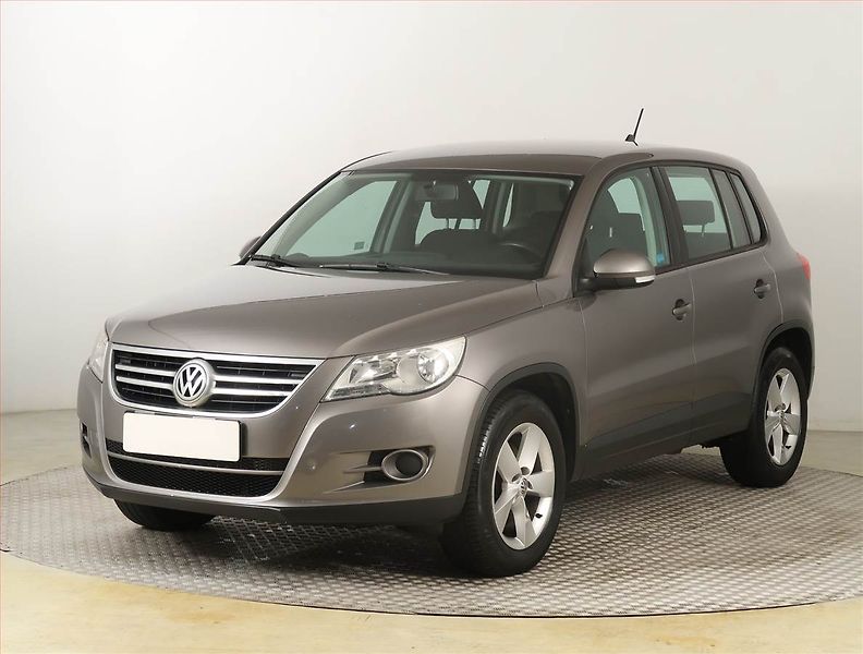 Volkswagen Tiguan (2010) 2.0 TDI, 4X4, Serv.kniha - fotka 2 z 17