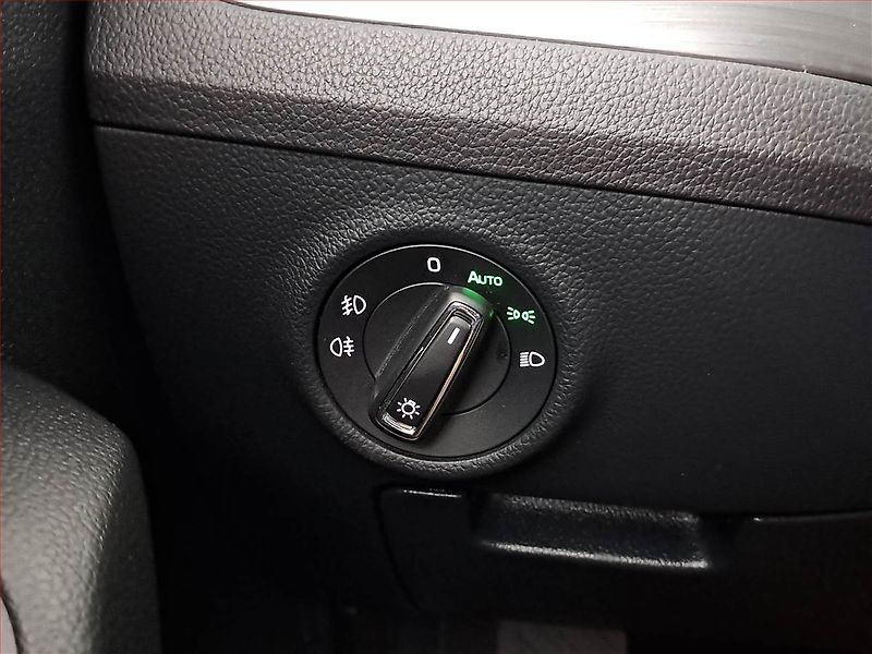 Škoda Superb (2016) 2.0 TDI, Automat, Navi - fotka 19 z 22