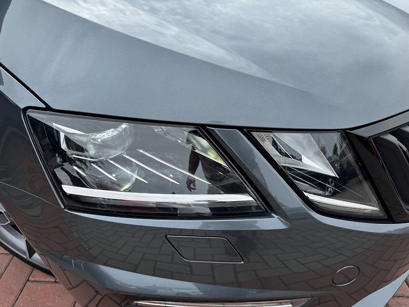 Škoda Octavia (2018) RS 2.0 TDi DSG ACC LED 135kW - fotka 37 z 50