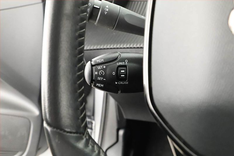 Peugeot 208 (2022) 1.2 PureTech, Serv.kniha - fotka 14 z 15