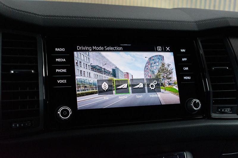 Škoda Kodiaq 1.5 TSI SPORTLINE*DSG*DPH*ČR 1 - fotka 29 z 43
