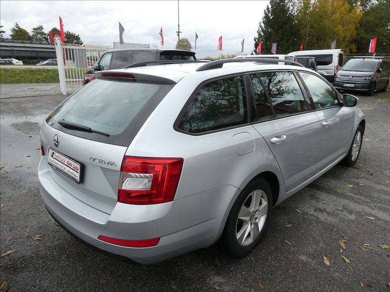 Škoda Octavia 1,4 TSi 110kW DSG, 2x Alu kola - fotka 9 z 42