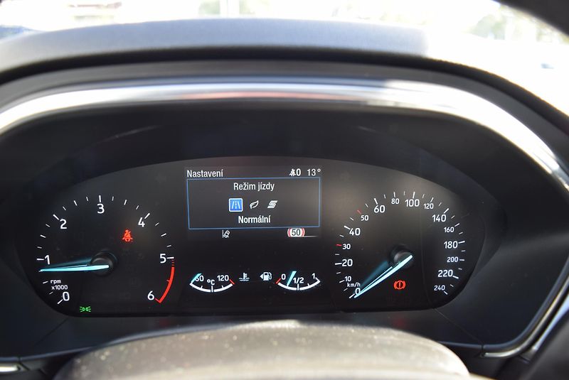 Ford Focus (2019) 2.0TDCI 110kw EcoBlue TAŽN LED - fotka 32 z 49