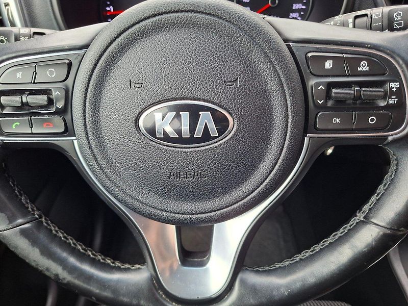 Kia Sportage (2016) 1.7CRDi 85kW -1.MAJITEL-KAMERA - fotka 16 z 41