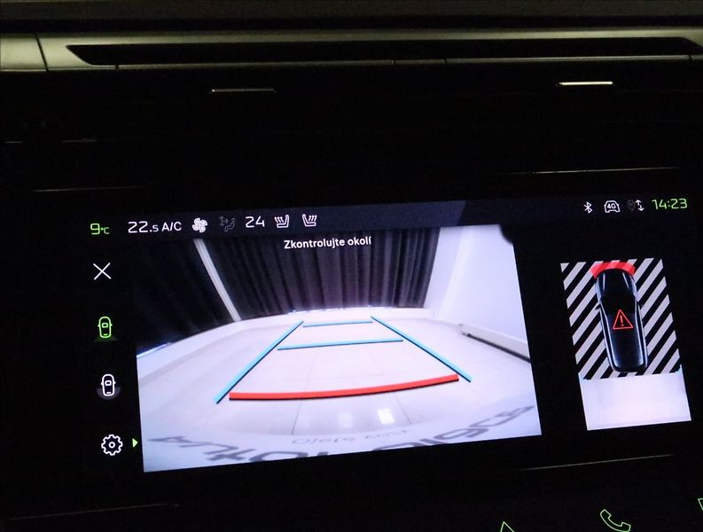 Peugeot 308 1,2 PT ALLURE NAVI KAMERA ČR - fotka 26 z 47