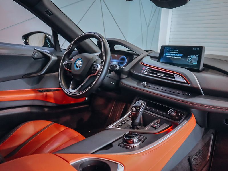 BMW i8 Ultimate Sophisto Edition Kupé - fotka 23 z 35