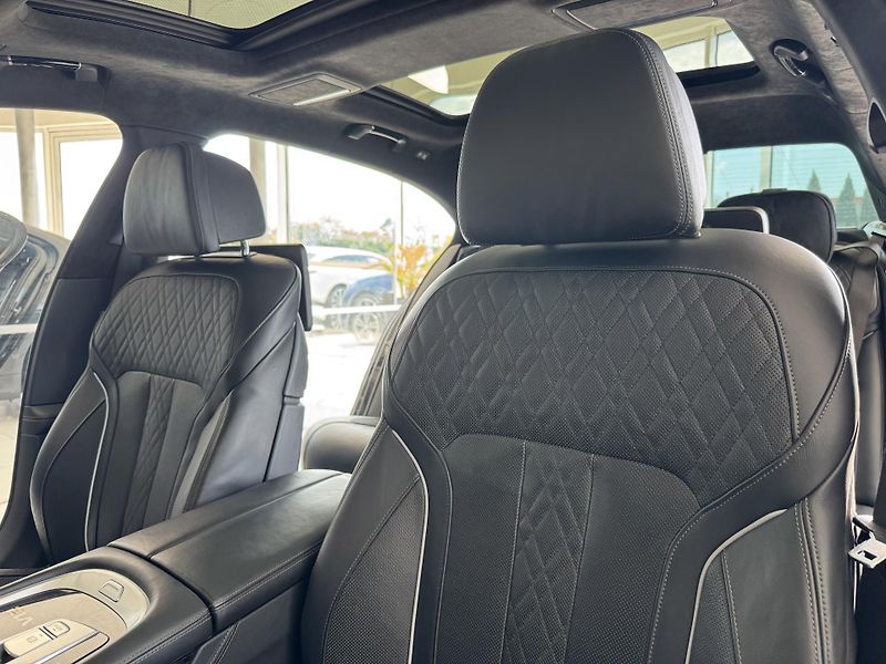 BMW Řada 7 M760 Li xDrive*Nový Motor*DPH - fotka 13 z 48