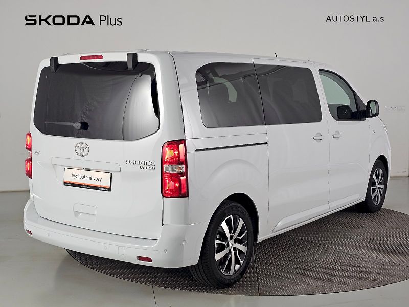 Toyota ProAce Verso (2025) 2.0D 106kW FAMILY 8S WEBASTO L - fotka 2 z 34