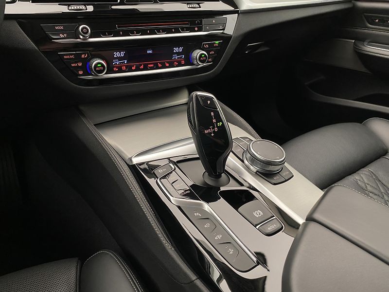 BMW Řada 6 640i GT Luxury Line REZERVACE - fotka 26 z 71
