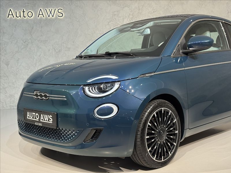Fiat 500e La Prima Kamera LED Assist - fotka 5 z 44