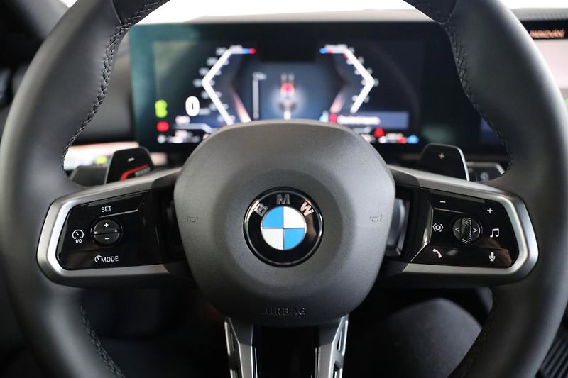 BMW Řada 5 540d xDrive Touring - fotka 29 z 31