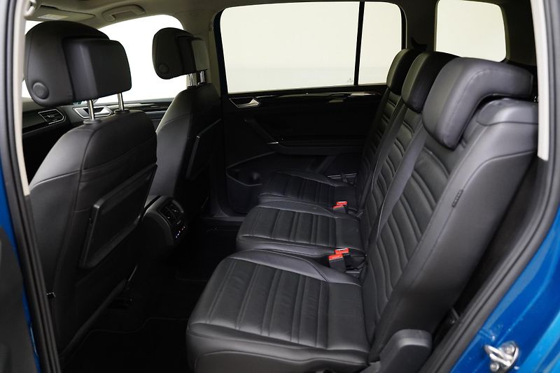 Volkswagen Touran - fotka 23 z 26