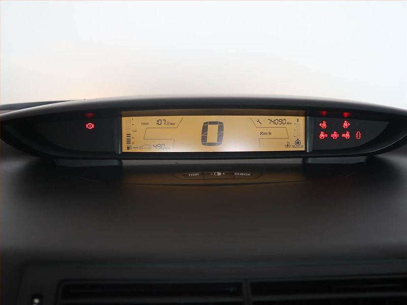 Citroën C4 (2006) 1.6 HDi, po STK, Klima - fotka 11 z 15