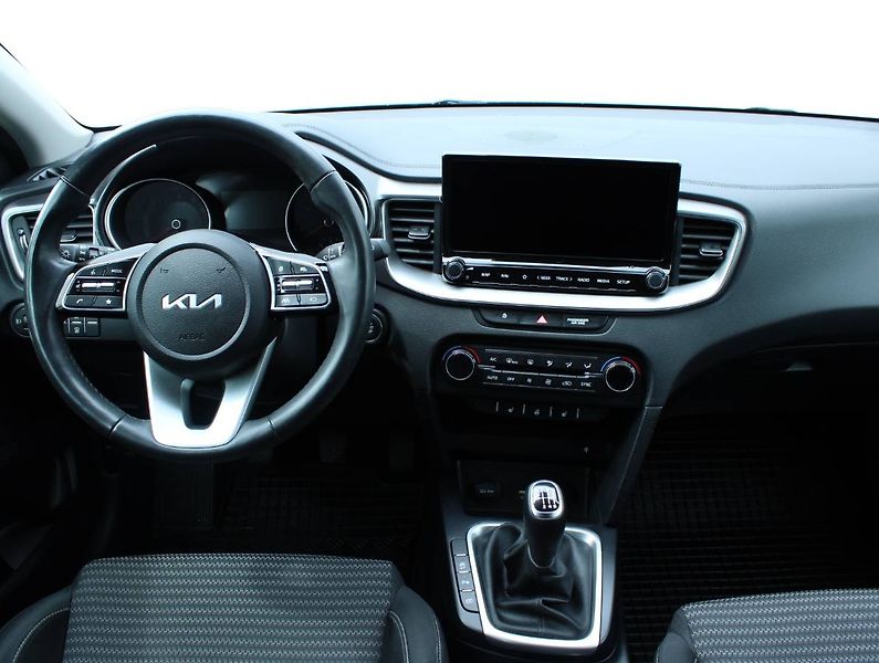 Kia Ceed (2022) 1.5 T-GDI TOP 117kW LED manuál - fotka 5 z 28