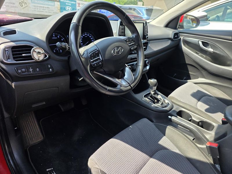 Kia Sportage 1.6-HEV-V ZÁRUCE-NÍZKÉ KM - fotka 27 z 44